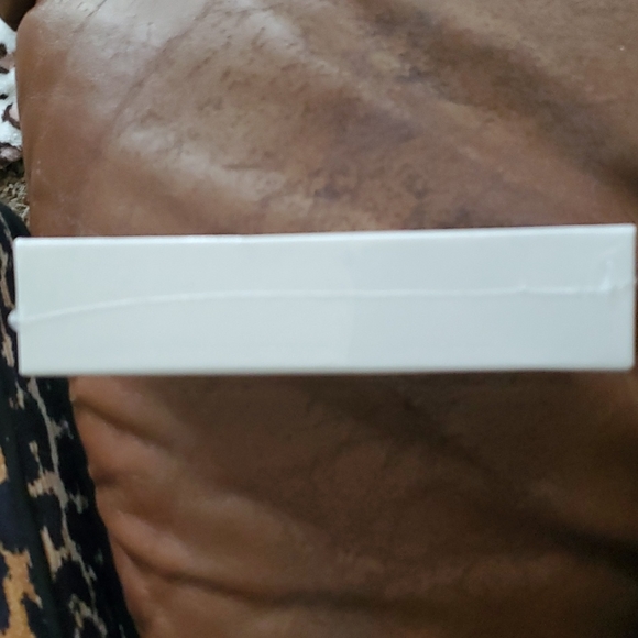 NEW IN PACKAGE PRO 4 EARBUDS - Picture 5 of 5